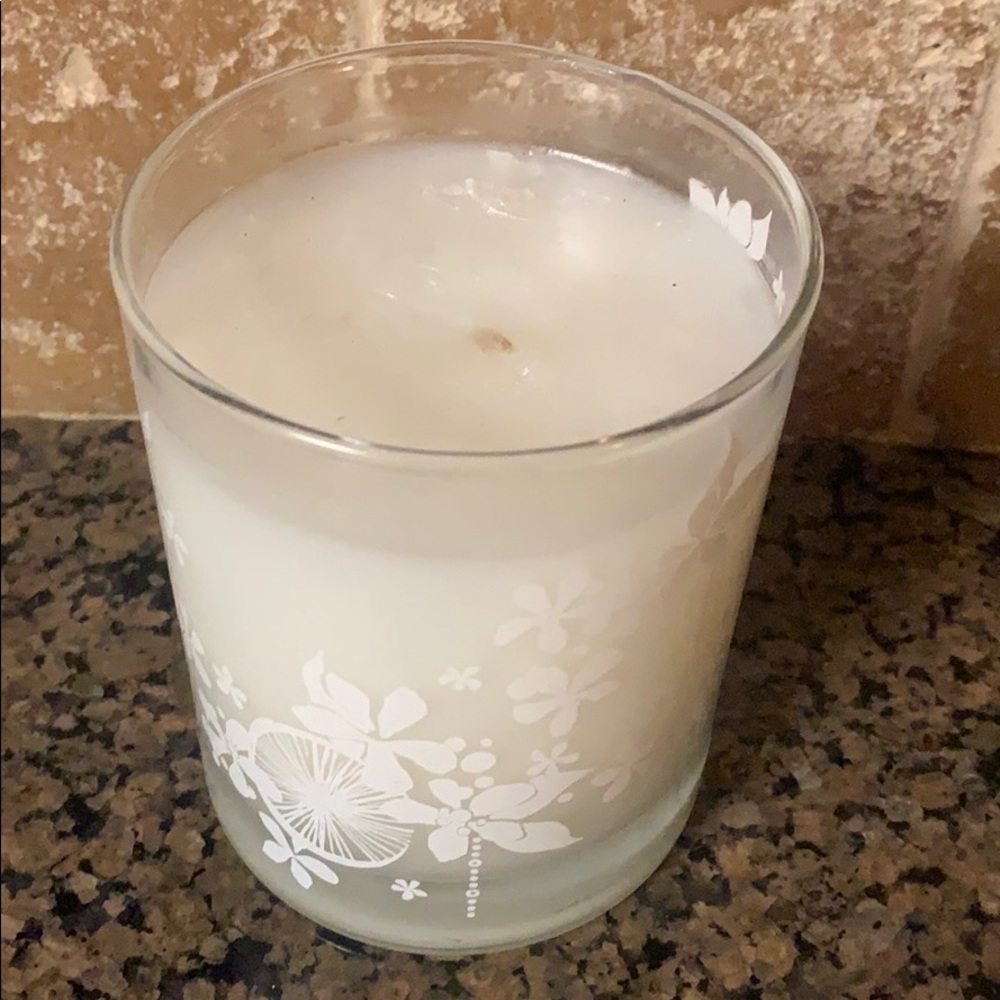 The Thymes Ambersweet Orange 9 oz. Candle